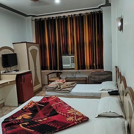 ניו דלהי Hotel Yatri International מראה חיצוני תמונה