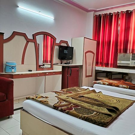 ניו דלהי Hotel Yatri International מראה חיצוני תמונה
