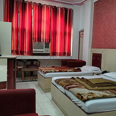 ניו דלהי Hotel Yatri International מראה חיצוני תמונה