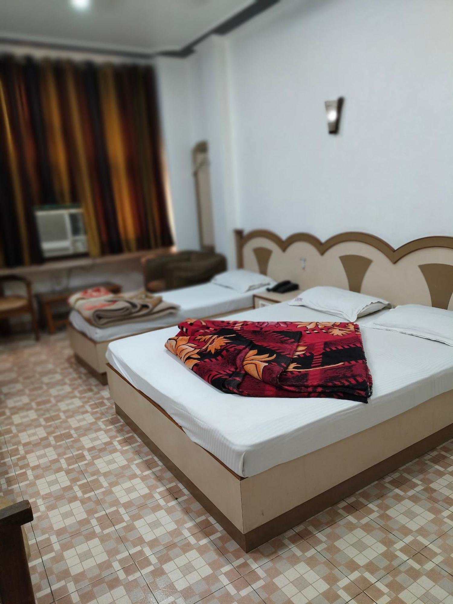 ניו דלהי Hotel Yatri International חדר תמונה