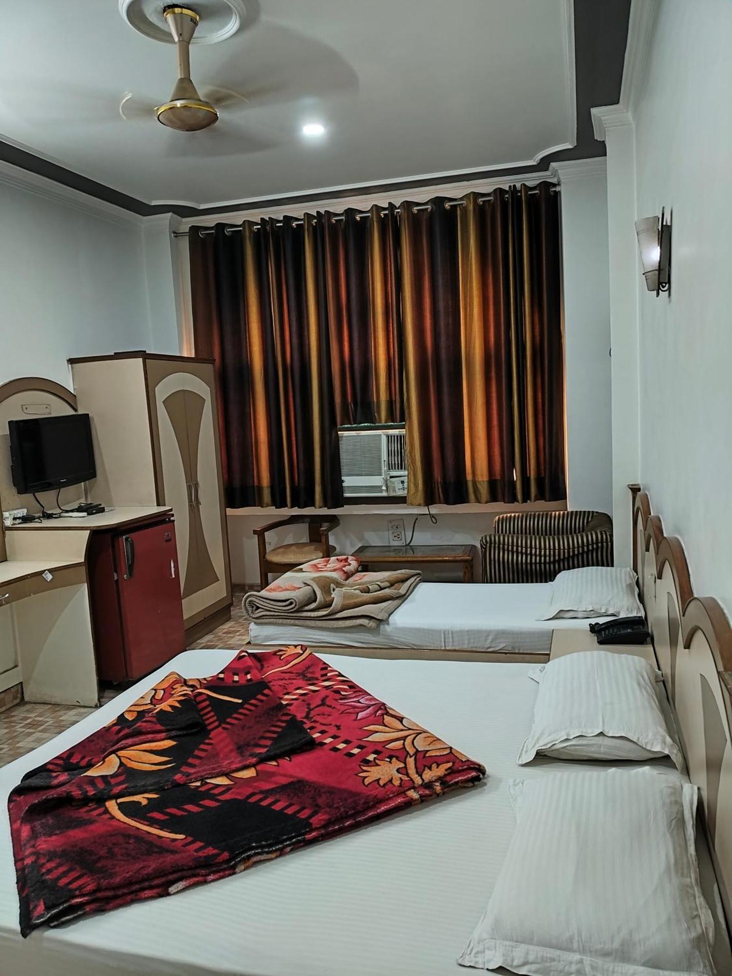 ניו דלהי Hotel Yatri International חדר תמונה