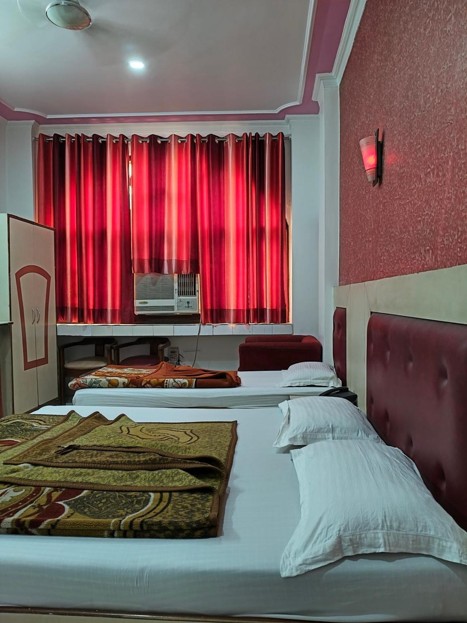 ניו דלהי Hotel Yatri International חדר תמונה