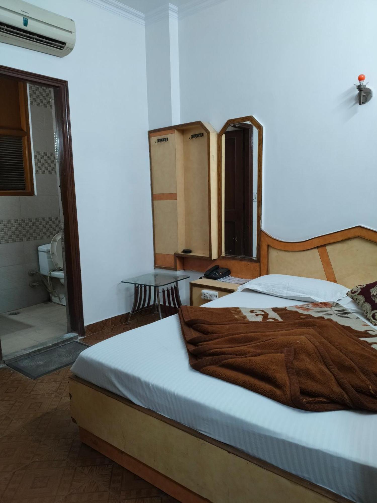 ניו דלהי Hotel Yatri International חדר תמונה