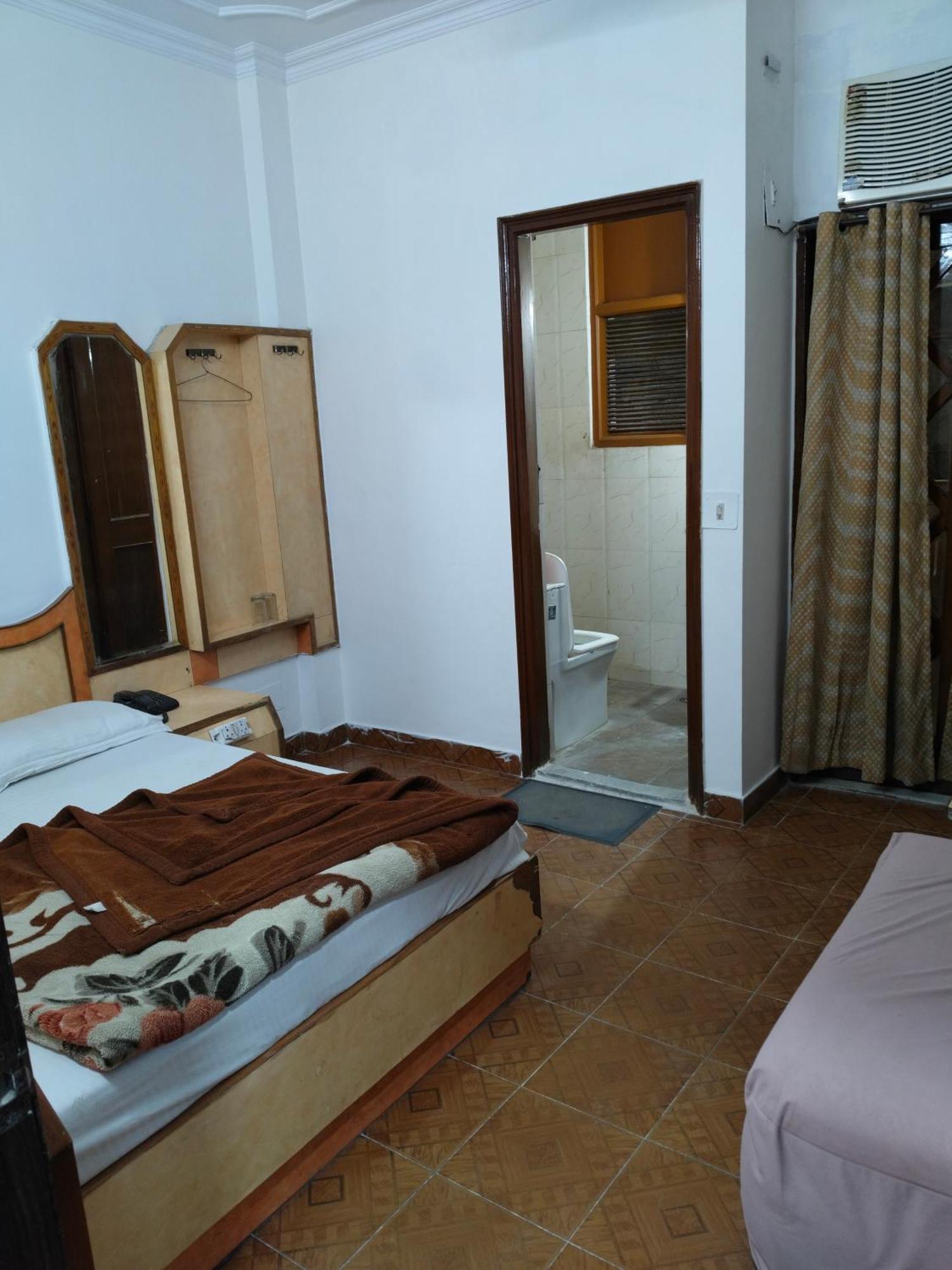 ניו דלהי Hotel Yatri International חדר תמונה