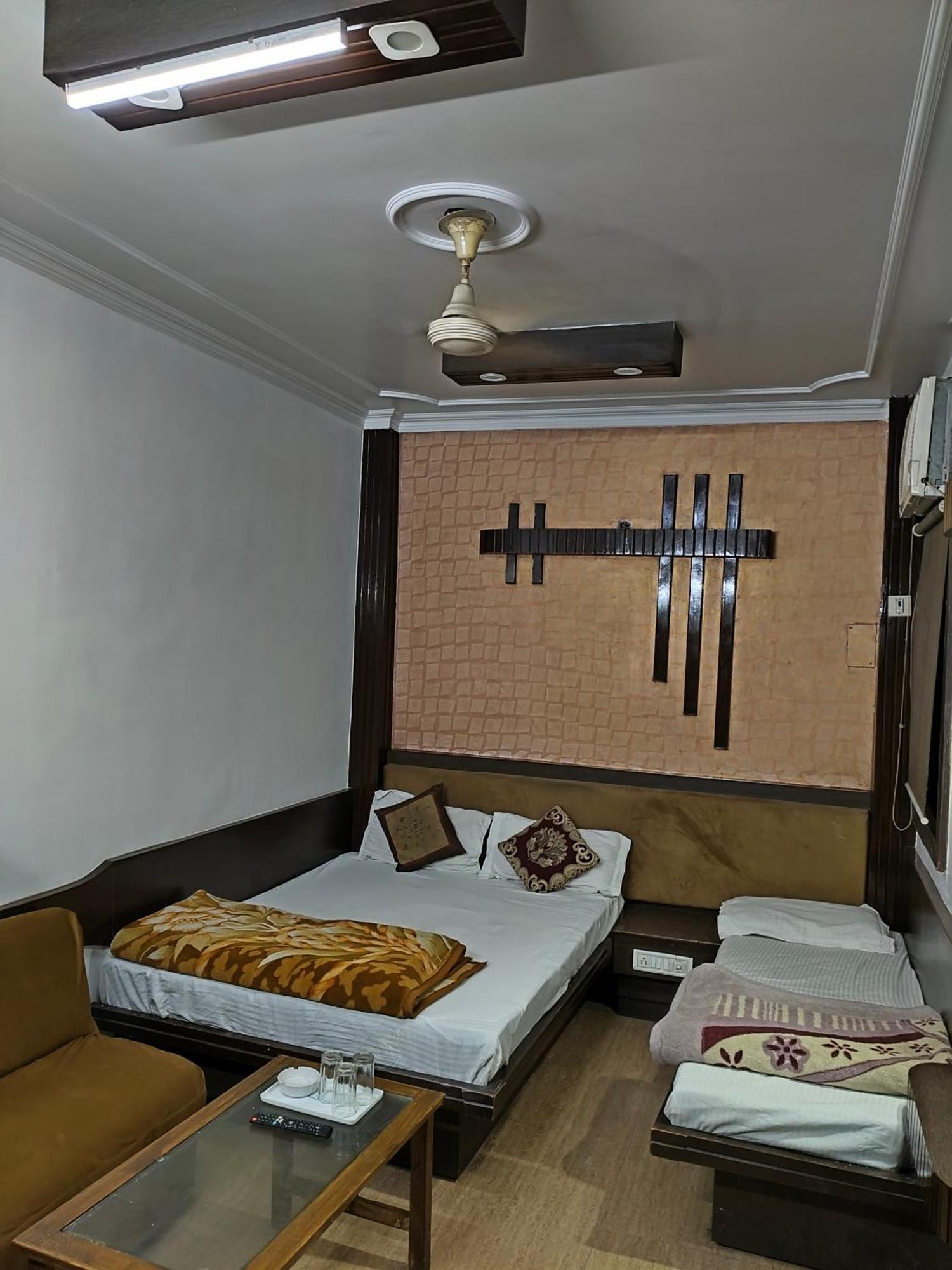 ניו דלהי Hotel Yatri International חדר תמונה