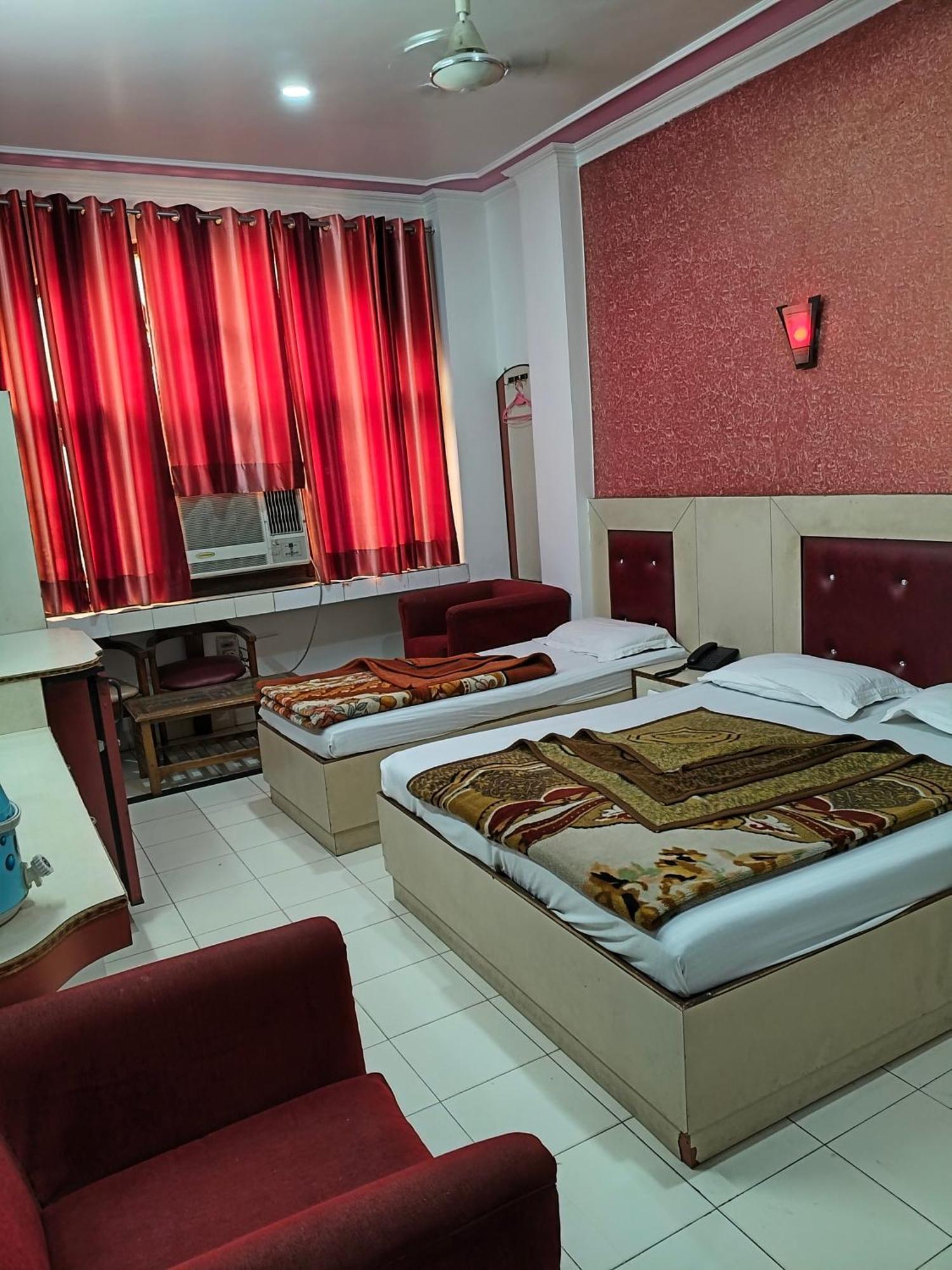 ניו דלהי Hotel Yatri International חדר תמונה