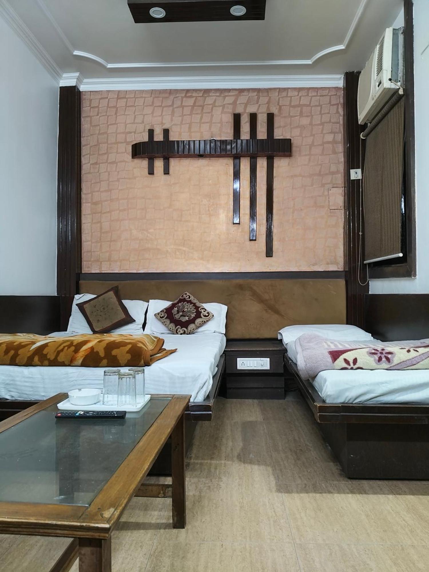 ניו דלהי Hotel Yatri International מראה חיצוני תמונה