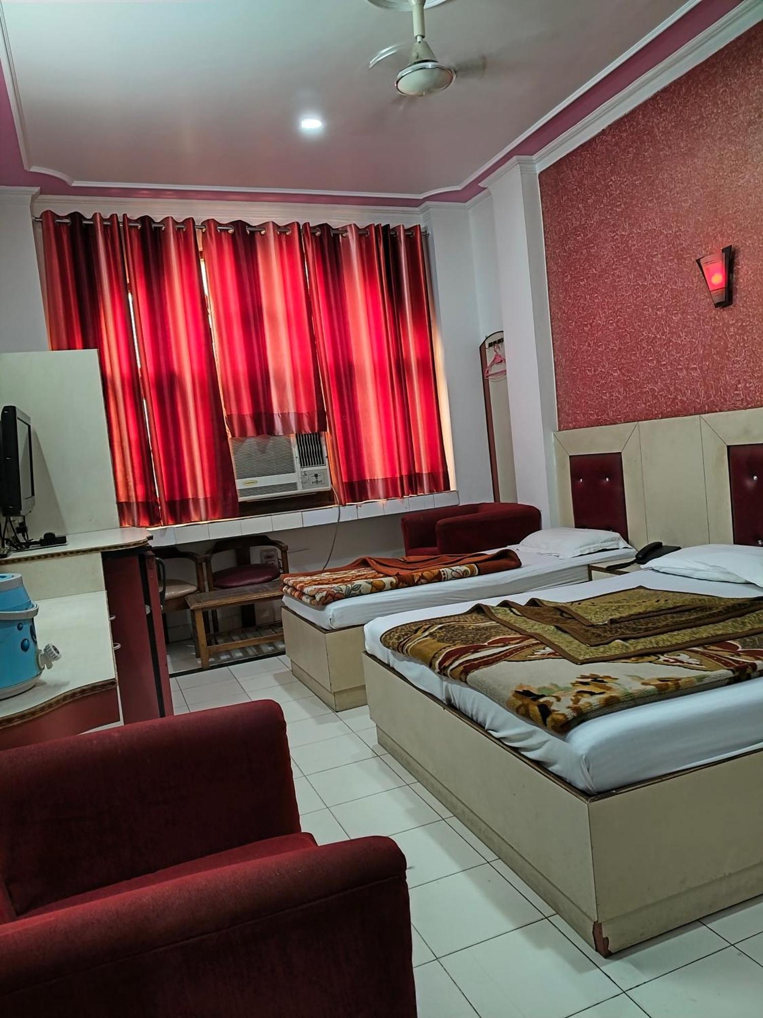 ניו דלהי Hotel Yatri International חדר תמונה