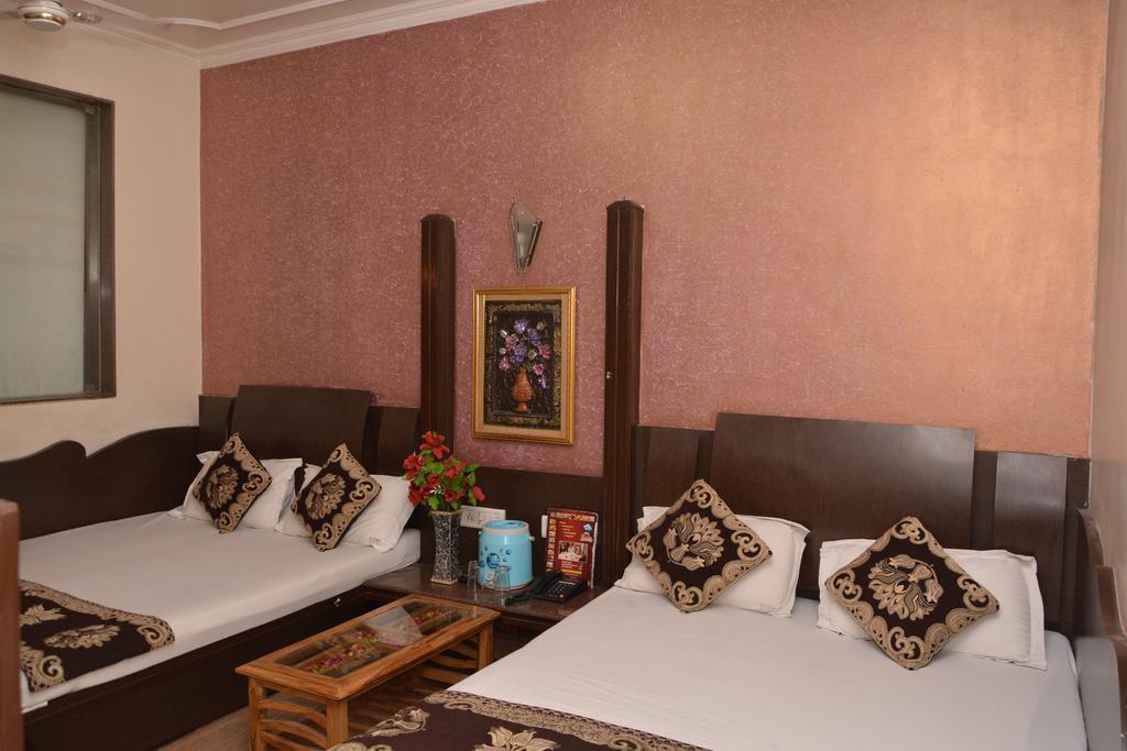 ניו דלהי Hotel Yatri International מראה חיצוני תמונה