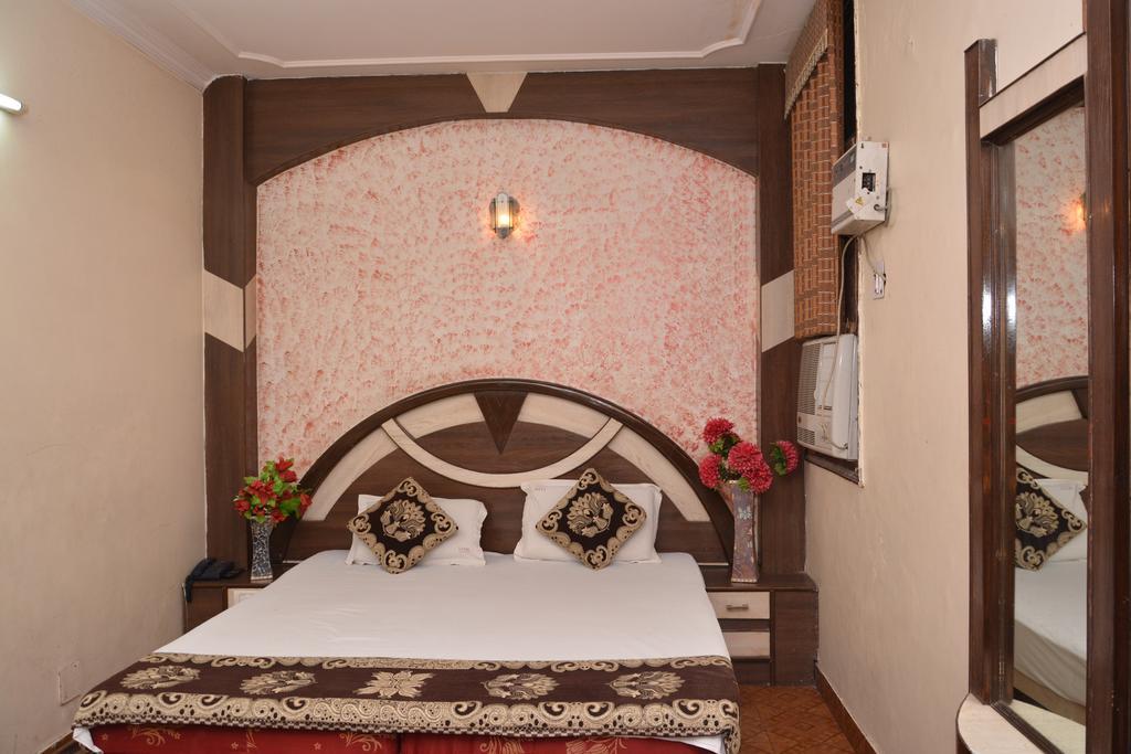 ניו דלהי Hotel Yatri International מראה חיצוני תמונה