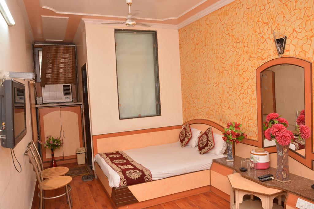 ניו דלהי Hotel Yatri International מראה חיצוני תמונה