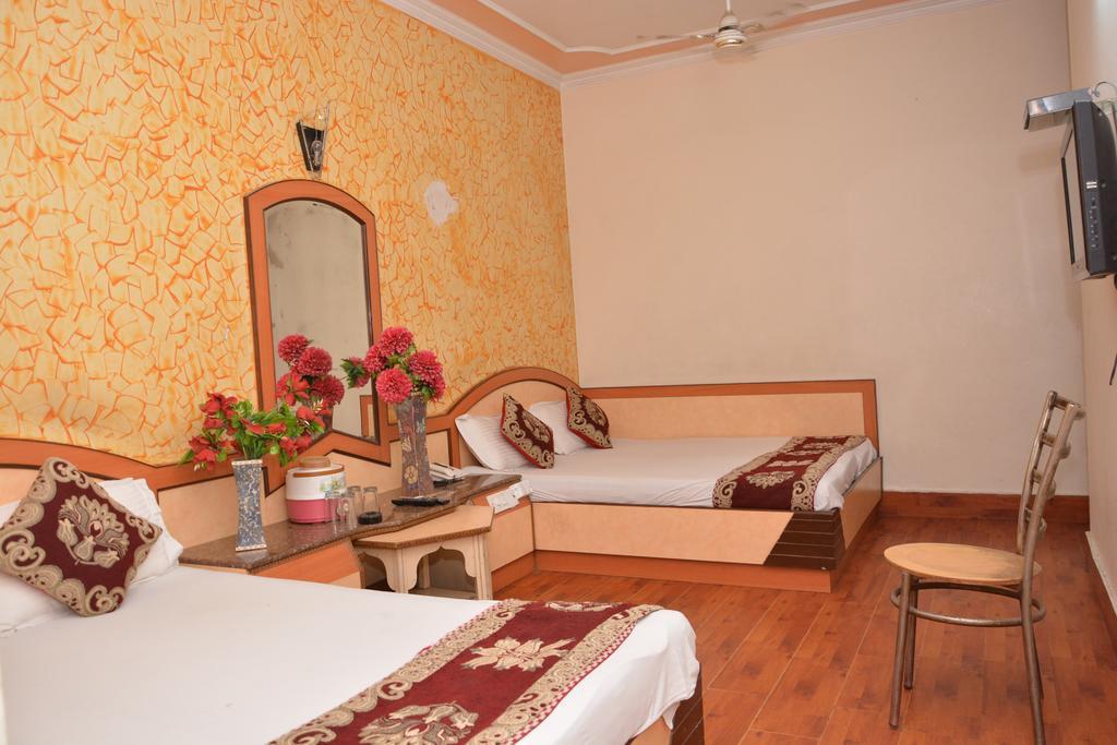 ניו דלהי Hotel Yatri International מראה חיצוני תמונה