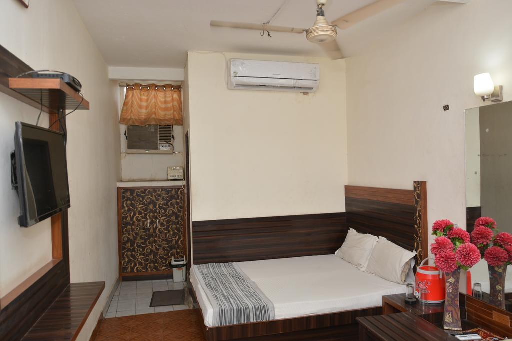 ניו דלהי Hotel Yatri International מראה חיצוני תמונה