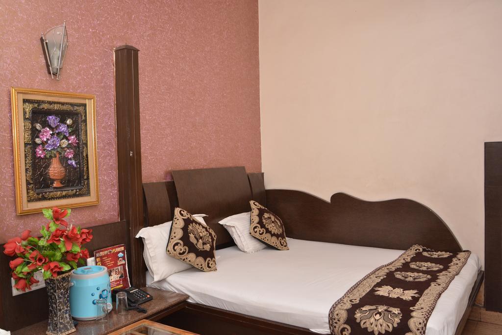 ניו דלהי Hotel Yatri International מראה חיצוני תמונה