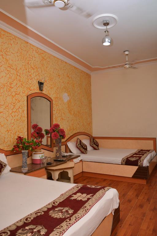 ניו דלהי Hotel Yatri International מראה חיצוני תמונה