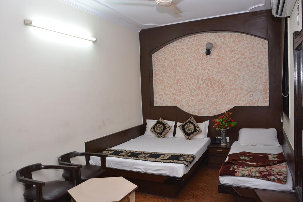 ניו דלהי Hotel Yatri International מראה חיצוני תמונה
